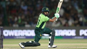 PAK vs NZ: కొంప ముంచిన బాబర్ ఆజామ్ జిడ్డు బ్యాటింగ్.. పాక్‌పై కివీస్ ఘన విజయం!