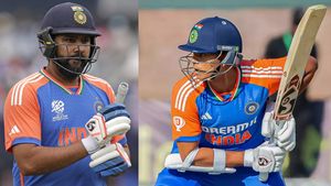 'రోహిత్, జైశ్వాల్ దెబ్బేశారు.. కనీసం మీ ఇద్దరైనా న్యాయం చేయండి!'