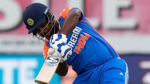 సంజూ శాంసన్ కొంపముంచుతున్న పుల్ షాట్.. అంబటి రాయుడి సలహా బేఖాతర్!