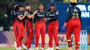 WPL 2025: ఆర్‌సీబీకి బిగ్ షాక్.. టోర్నీ నుంచి ఆ బ్యూటీ స్పిన్నర్ ఔట్!