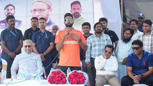 Mohammed Siraj: బూట్లు కూడా కొనుక్కోలేని స్థితిలో సిరాజ్! - స్టేజ్‌పై ఎమోషనల్