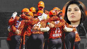 SAT20: కావ్యపాప బుంగమూతి .. సన్ రైజర్స్ ఓటమి - ముంబయి ఘన విజయం