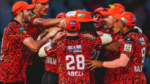 SAT20 : సన్ రైజర్స్ అదరహో.. ఫైనల్ కు దూసుకెళ్లిన కావ్యపాప టీమ్