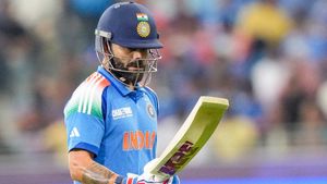 IND vs PAK: కోహ్లీని ఔట్ చేసేందుకు ఆయుధం ఉంది.. పాకిస్థాన్ ప్లాన్ లీక్!