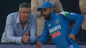 'అరెరే.. తప్పుగా అనుకున్నామే!'.. విరాట్, పీటర్సన్ మధ్య జరిగిన అసలు చర్చ ఇదే!!