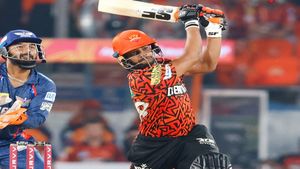 276 స్ట్రైక్‌రేట్‌తో SRH బ్యాటర్ ఊచకోత.. లక్నోపై చెలరేగిన ఈ అనికేత్ ఎవరంటే?