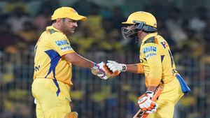 MS Dhoni: 'అందుకే లోయర్ ఆర్డర్‌లో బ్యాటింగ్ చేస్తున్నా'