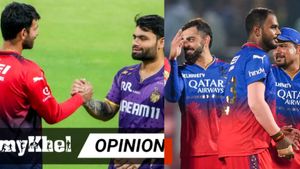 KKR VS RCB: బీసీసీఐ రూల్స్‌ను ఉల్లంఘించిన ఆర్సీబీ ప్లేయర్స్!!