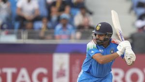 IND vs AUS: చరిత్ర సృష్టించిన రోహిత్ శర్మ.. క్రిస్ గేల్ ఆల్‌టైమ్ రికార్డ్ బద్దలు!