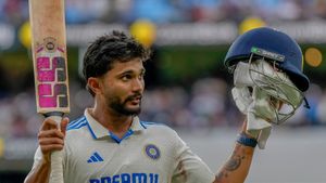 కోహ్లీ షూస్ వేసుకొని ఆ సెంచరీ చేశా: నితీష్ కుమార్ రెడ్డి