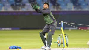 PAK vs NZ: పాకిస్థాన్‌కు బిగ్ షాక్.. రెండో వన్డే నుంచి ఈ స్టార్ ఆటగాడు ఔట్!