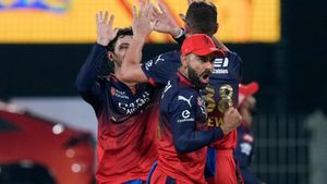 CSK vs RCB: చరిత్ర సృష్టించిన ఆర్‌సీబీ.. 17 ఏళ్ల తర్వాత చెన్నై గడ్డపై విజయం!