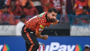 IPL 2025: ఉపాధి హామీ కూలీగా.. SRH స్టార్ బౌలర్ సోదరి!