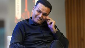 Virender Sehwag: త్వరగానే బ్యాటింగ్‌కు వచ్చాడే.. ధోనిపై సెహ్వాగ్ సెటైర్!