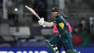 చరిత్ర సృష్టించిన డేవిడ్ వార్నర్