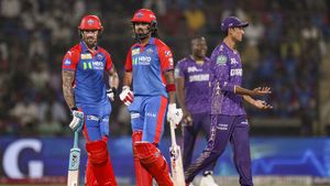 IPL 2025: ఢిల్లీ కొంపముంచిన నరైన్.. కేకేఆర్ ప్లేఆఫ్స్ ఆశలు సజీవం!