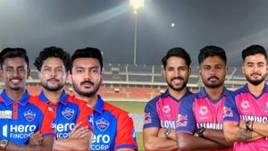 DC vs RR: టాస్ గెలిచి బౌలింగ్ ఎంచుకున్న రాజస్థాన్.. తుది జట్లు ఇవే..