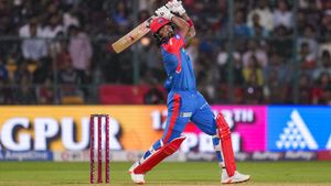 RCB vs DC: దంచికొట్టిన కేఎల్ రాహుల్.. వరుసగా నాలుగో విజయం