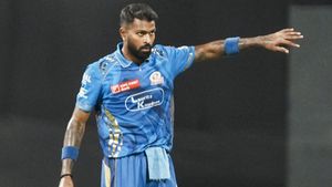 DC vs MI: ఢిల్లీపై హార్దిక్ పాండ్యా హాఫ్ సెంచరీ