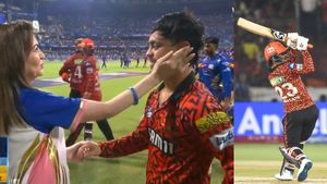 IPL 2025: బాధపడకు నాన్న.. ఇషాన్ కిషన్‌ను చిన్నపిల్లాడిలా ఓదార్చిన నీతా అంబానీ