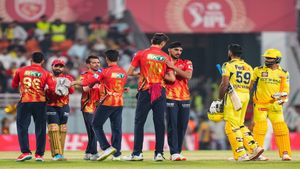 PBKS VS CSK: పంజాబ్ కింగ్స్ ప్లేయర్‌కు బీసీసీఐ షాక్!