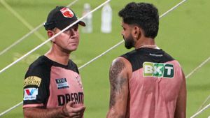 పాంటింగ్ పిచ్చి ప్రయోగాలే పంజాబ్ కొంపముంచుతున్నాయి: మాజీ క్రికెటర్