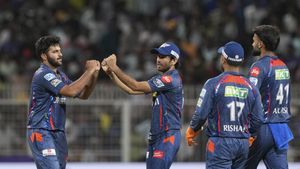 LSG vs GT: శార్దూల్ ఠాకూర్ డబుల్ సెంచరీ