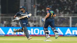 KKR VS GT: 16 ఫోర్లు, 4 సిక్సులు - ఆ ఇద్దరే ముగించేశారు!