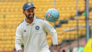 100 టెస్టులు ఆడాను.. ఒక్క ఛాన్స్ ఇవ్వండి.. ప్లీజ్: భారత క్రికెటర్