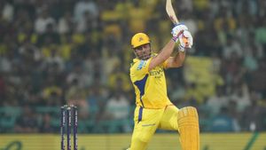 CSK vs RCB: చరిత్ర సృష్టించే దిశగా కెప్టెన్ కూల్!