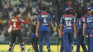 LSG vs SRH: అభిషేక్ శర్మతో గొడవ.. దిగ్వేష్ రతికి బీసీసీఐ కఠిన శిక్ష