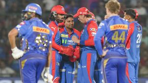 IPL 2025: ప్లేఆఫ్స్ స్థానం కోసం ఢిల్లీ, ముంబై మధ్య హోరాహోరీ!