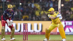 RCB vs CSK: మ్యాచ్ ఓడినా.. చరిత్ర సృష్టించిన ఎంఎస్ ధోని