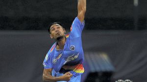 IPL 2025: ఢిల్లీ క్యాపిటల్స్‌ జట్టులోకి బంగ్లాదేశ్ పేసర్..!