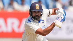 రోహిత్ శర్మ పనైపోయింది: సంజయ్ మంజ్రేకర్