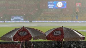 RCB vs KKR: కుండపోత వర్షం.. టాస్ ఆలస్యం!