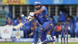 Rohit Sharma: భారీ రికార్డులకు అడుగు దూరంలో హిట్ మ్యాన్!