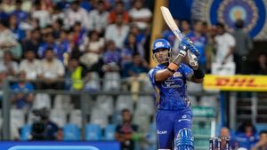 MI vs DC: చరిత్ర సృష్టించిన సూర్యకుమార్ యాదవ్!
