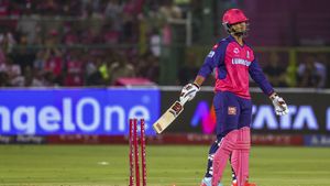 వైభవ్ సూర్యవంశీపై పెట్టుబడి దండగ: సీఎస్కే మాజీ ఓపెనర్