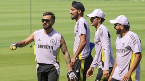 కోహ్లీ, రోహిత్ కెప్టెన్సీలో టెస్ట్ అరంగేట్రం చేసిన ఆటగాళ్లు వీరే..