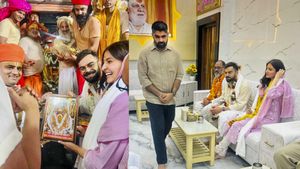 Virat Kohli: ప్లేఆఫ్స్‌కు ముందు హనుమంతుడిని దర్శించుకున్న కోహ్లీ దంపతులు