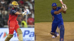 కీరన్ పొలార్డ్ సంచలనం.. విరాట్ కోహ్లీ రికార్డు బ్రేక్!