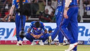 IPL 2026: ఆ ఐదుగురు ఔట్.. ముంబై ఇండియన్స్ వదిలేసే ఆటగాళ్ల జాబితా ఇదే!