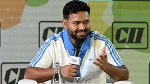 Rishab Pant: ధోనీ రికార్డు పై కన్నేసిన పంత్..!!