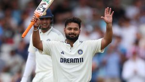 రిషభ్ పంత్‌పై ఐసీసీ ఆగ్రహం..!