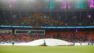 IPL 2025: గుజరాత్ పెత్తనం కాకపోతే.. ప్లే ఆఫ్స్ మ్యాచ్‌లు ఎందుకు తరలించారు?