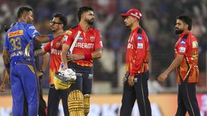 IPL 2025: గెలిచిన సంతోషం లేకపాయే.. శ్రేయస్ అయ్యర్‌కు BCCI బిగ్ షాక్!