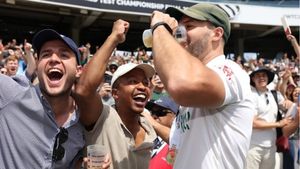 మైదానంలోనే బీరు తాగిన క్రికెటర్.. వీడియో వైరల్