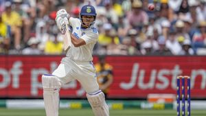 IND vs ENG: టెస్ట్ సిరీస్‌కు ముందు టీమిండియాకు బిగ్ షాక్!