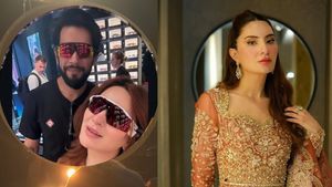 భార్యను మోసం చేస్తున్న పాక్ స్టార్ క్రికెటర్..!